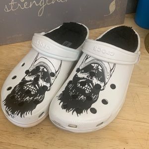 Rare Luke Combs skully Crocs